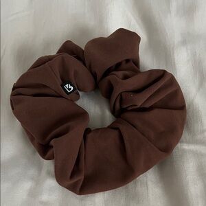 Buffbunny Scrunchie - Mocha